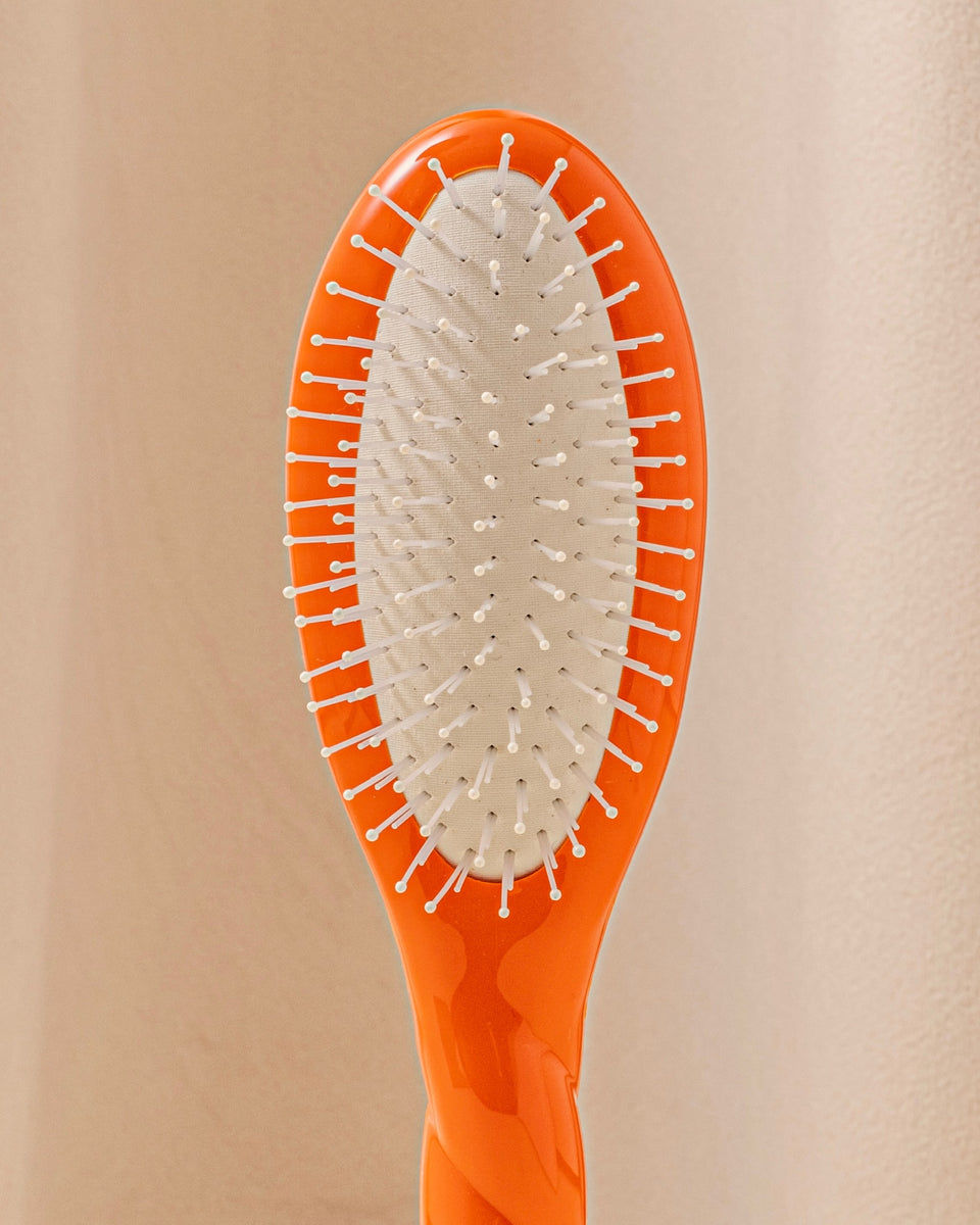 Limited Edition N.04 The Small Detangling & Massaging Brush La Miracle Orange Seventies