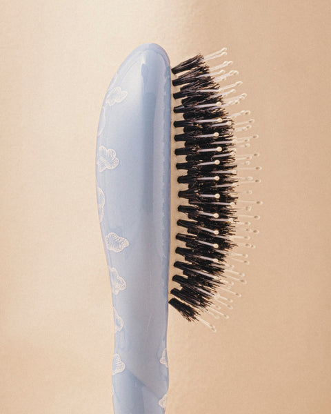 Édition Limitée Nuage N.03 La Petite Brosse Cuir Chevelu Sensible l'Indispensable Douceur - Image 3