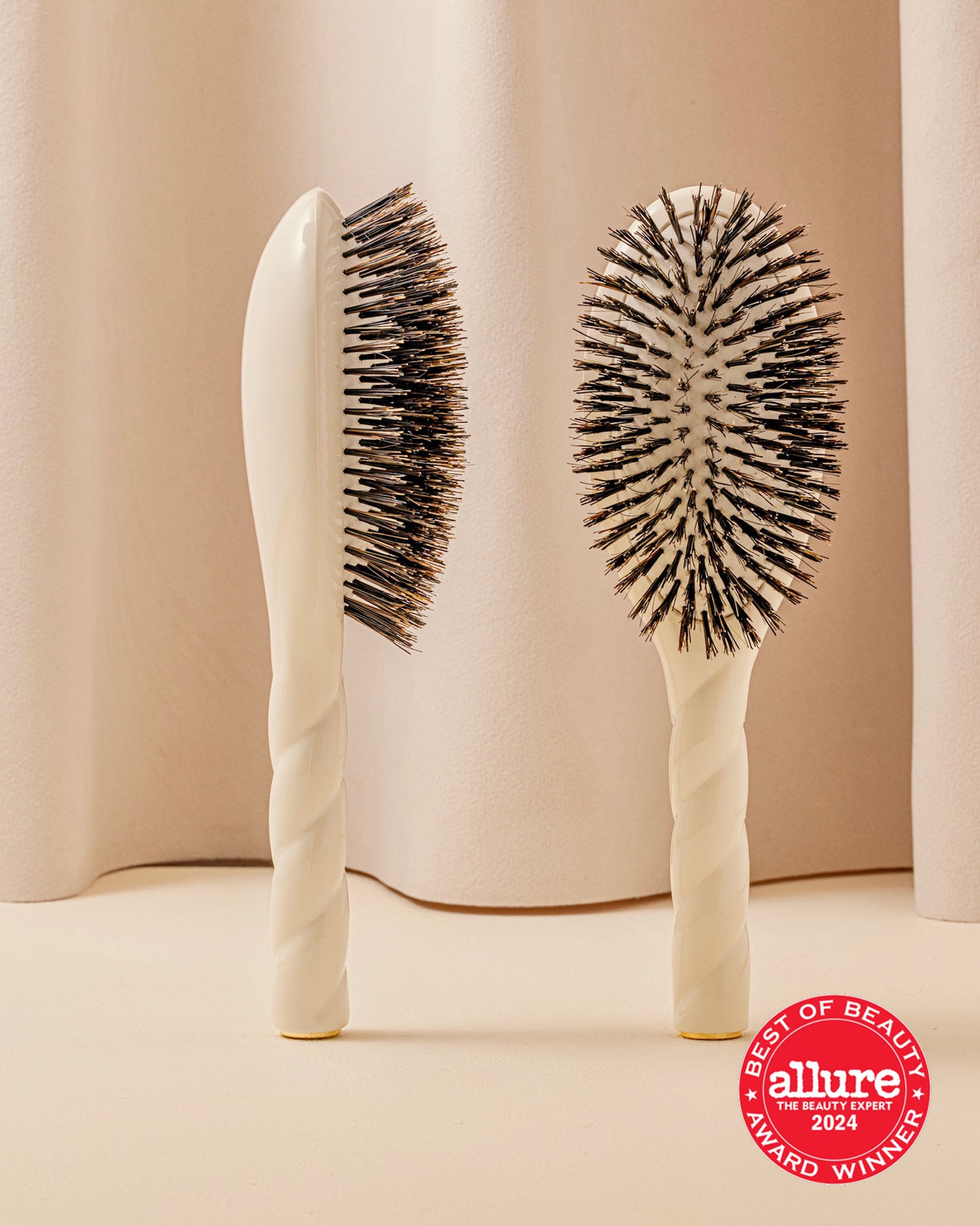 N.01 The Shine & Care Hair Brush THE UNIVERSAL Creamy White