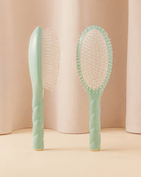 N.04 The Massaging Detangling HairBrush The Miracle Lagoon Blue