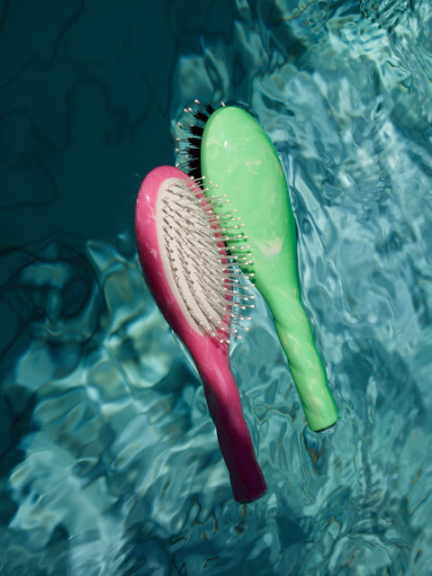 Roseanna x La Bonne Brosse N.03 The Sensitive Scalp Hairbrush The Gentle Essential Green Tie & Dye - Image 2