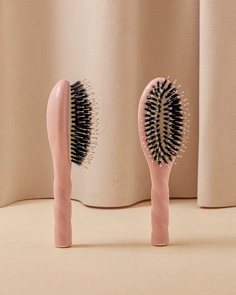 N.03 The Small Gentle Scalp Care HairBrush the Essential Softness Powder Pink - Image 1