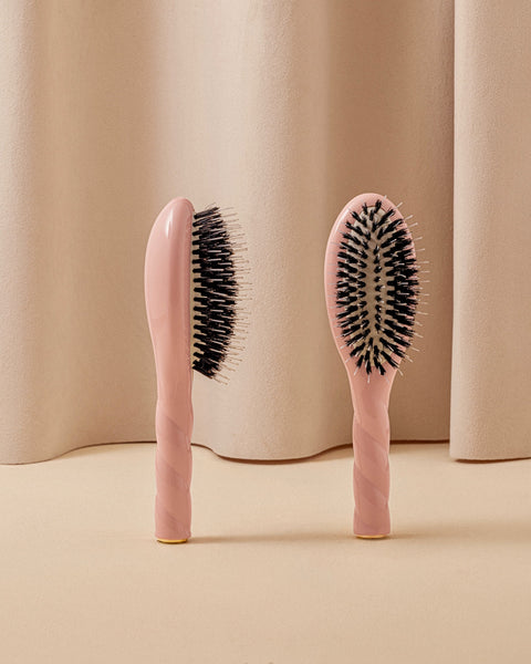 N.02 La Petite Brosse Démêlante & Soin l'Indispensable Rose Poudré - Image 1