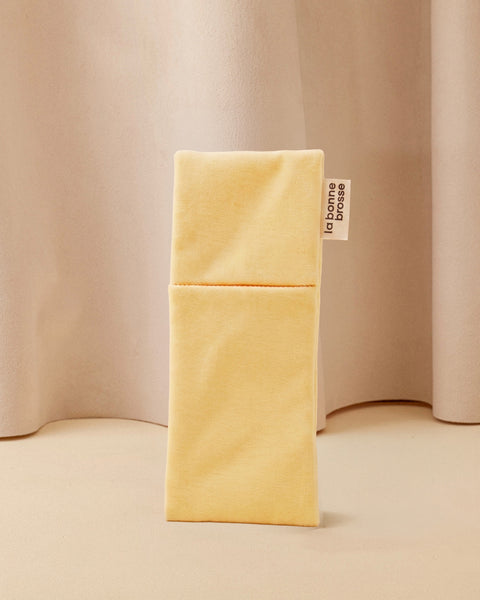 ‘Small HairBrush’ Pouch Ivory Cair - Image 1