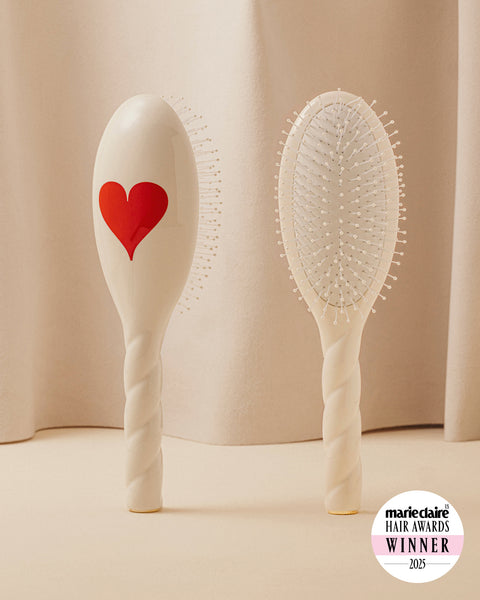 Limited Edition Queen of Hearts N.04 The Detangling & Massaging Brush La Miracle - Image 1