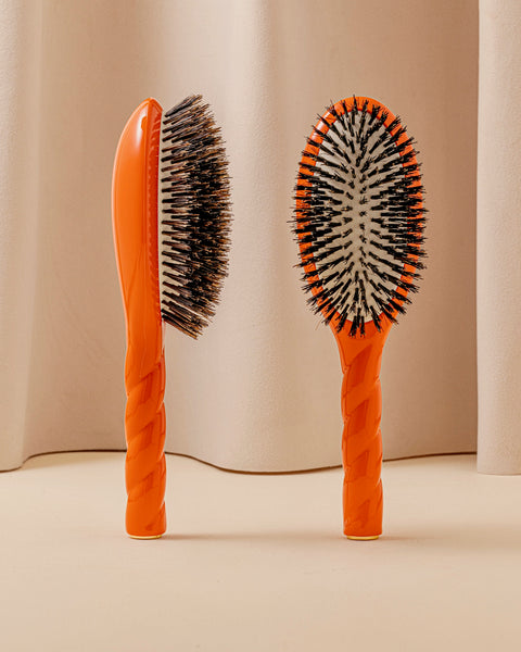 Limited Edition N.01 The Universal Shine Care Brush Orange Seventies - Image 1
