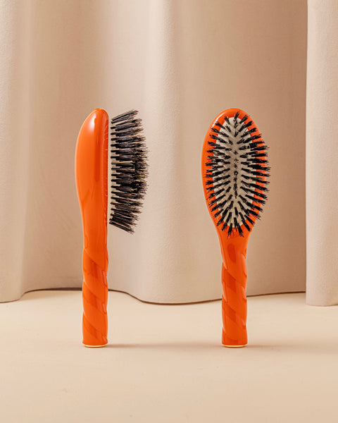 Limited Edition N.01 The Small Shine & Care Brush l'Universelle Orange Seventies - Image 1