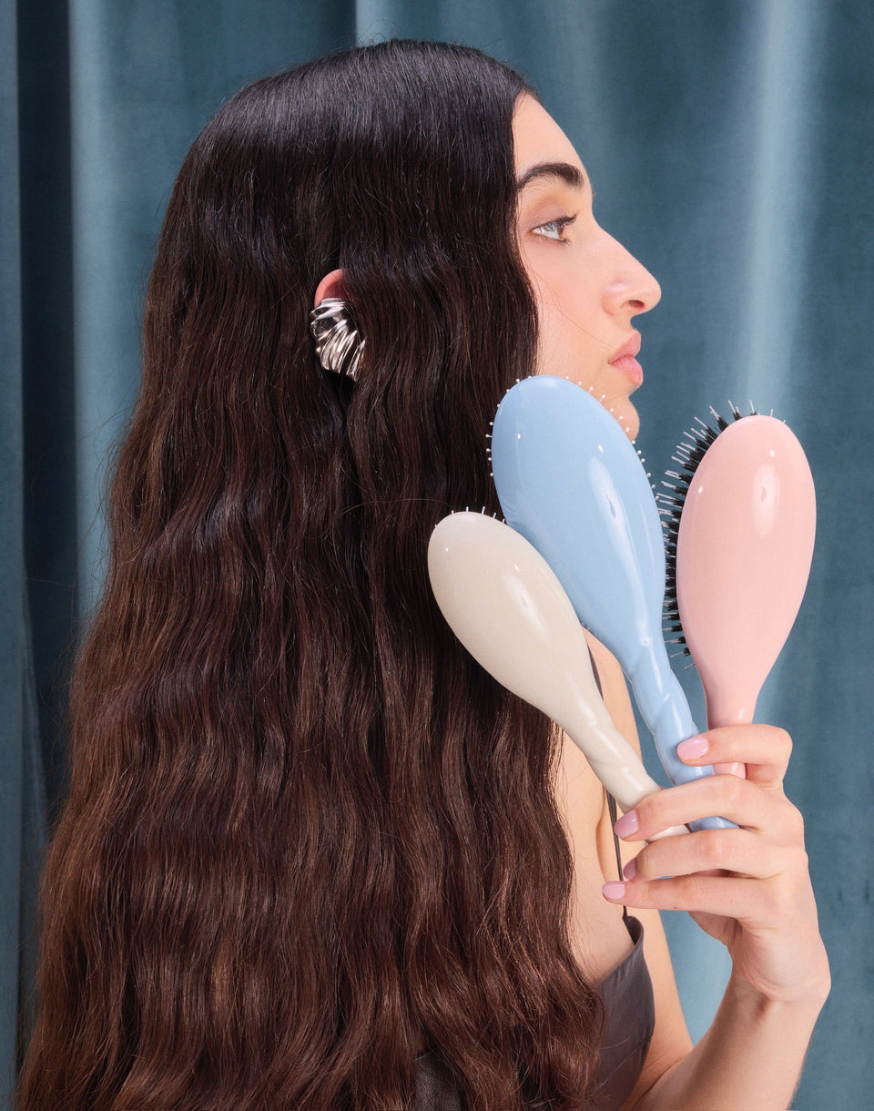 Choisir la bonne brosse à cheveux : petite ou grande, quelle est la meilleure option ?
