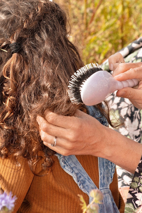 Comment brosser ses cheveux bouclés ?