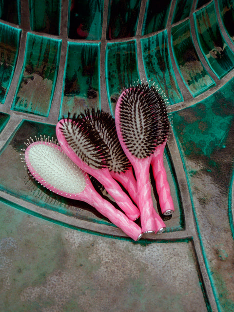 Roseanna x La Bonne Brosse N.01 The Small Shine & Care The Universal Hairbrush Pink Tie & Dye  - Image 2