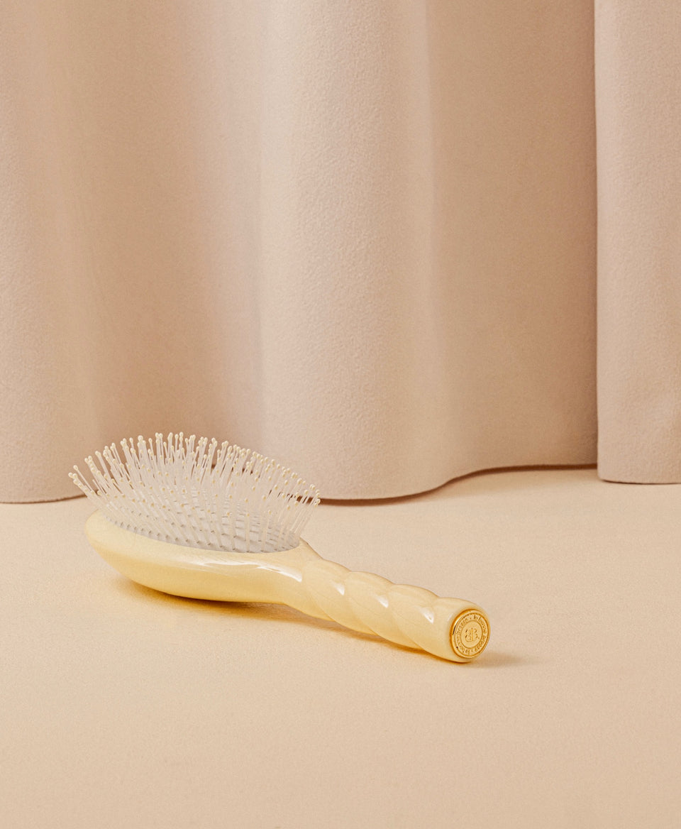 N.04 The Massaging Detangling Hair Brush The Miracle Ivory Cair