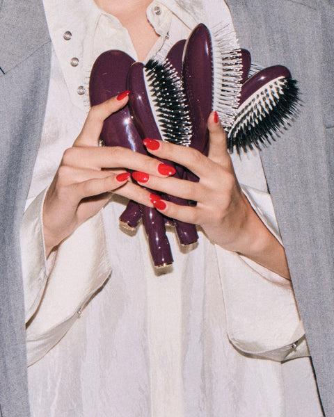 Limited Edition Aubergine N.07 The Detangling & Stimulating Hairbrush The Intense  - Image 2
