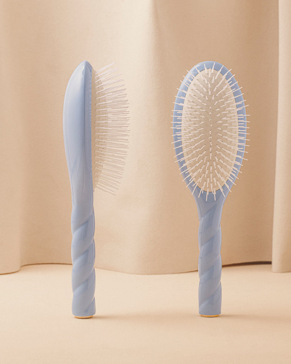 Duo: La Bonne Brosse Sky Blue and its large Donatelle Godart Scrunchie