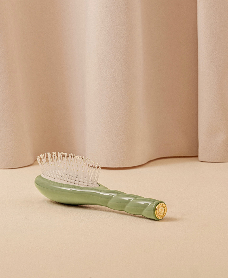 N.04 La Petite Brosse Démêlante & Massante La Miracle Vert Amande