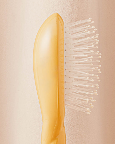 N.04 La Micro Brosse Démêlante & Massante La Miracle Jaune Safran - Image 3