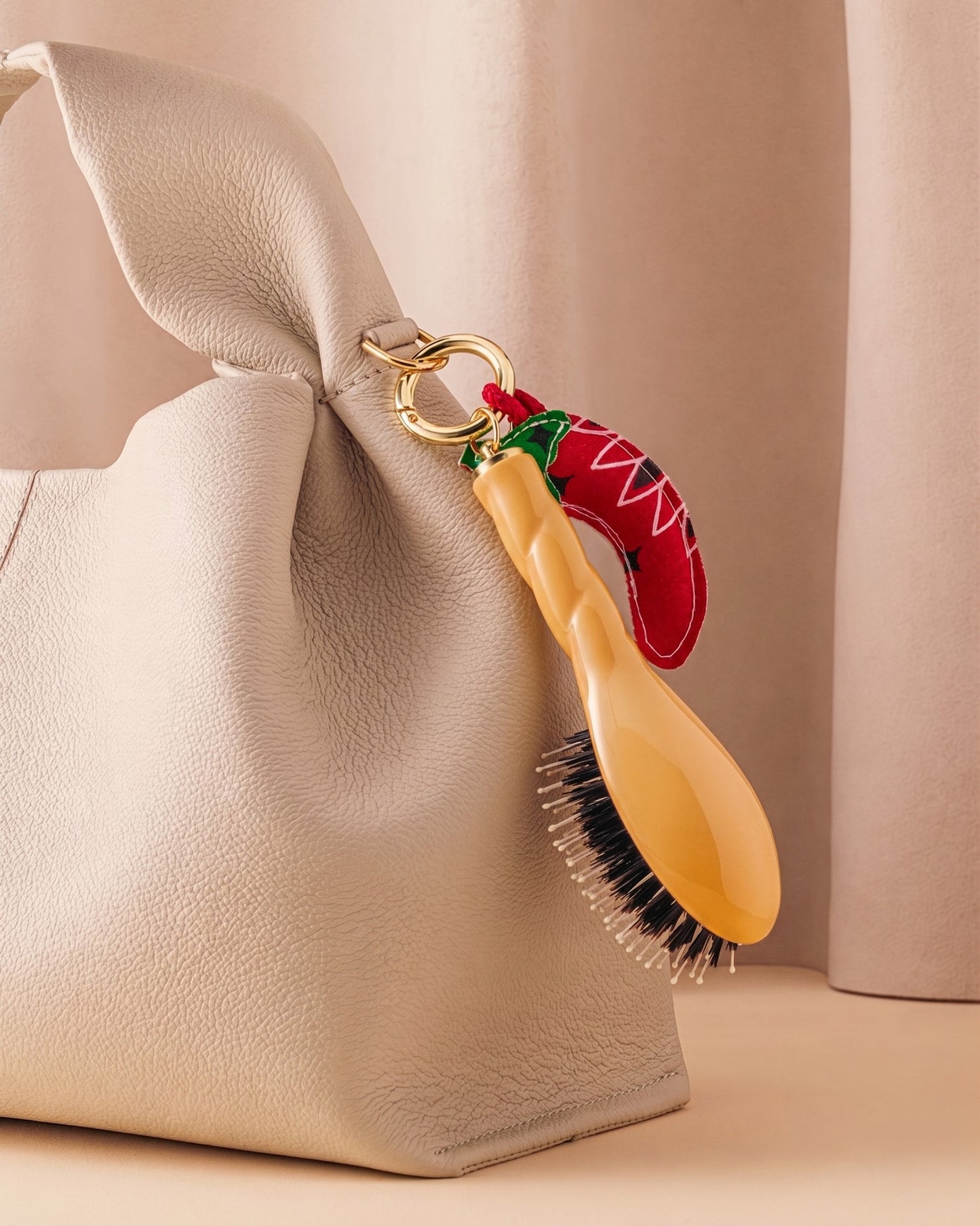 Call It By Your Name x La Bonne Brosse Duo: Micro Brush N.03 Saffron Yellow and its Charm