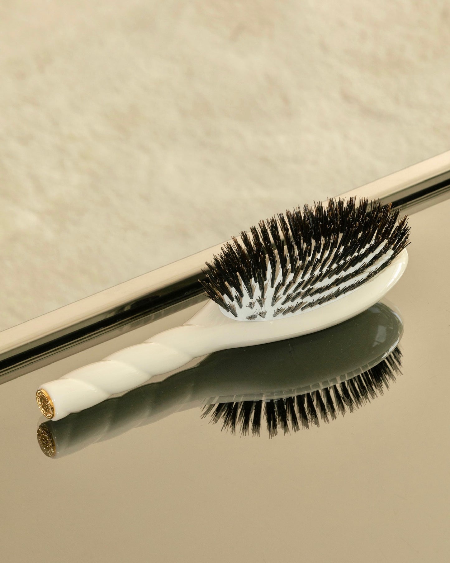 N.01 The Shine & Care Hair Brush THE UNIVERSAL Creamy White