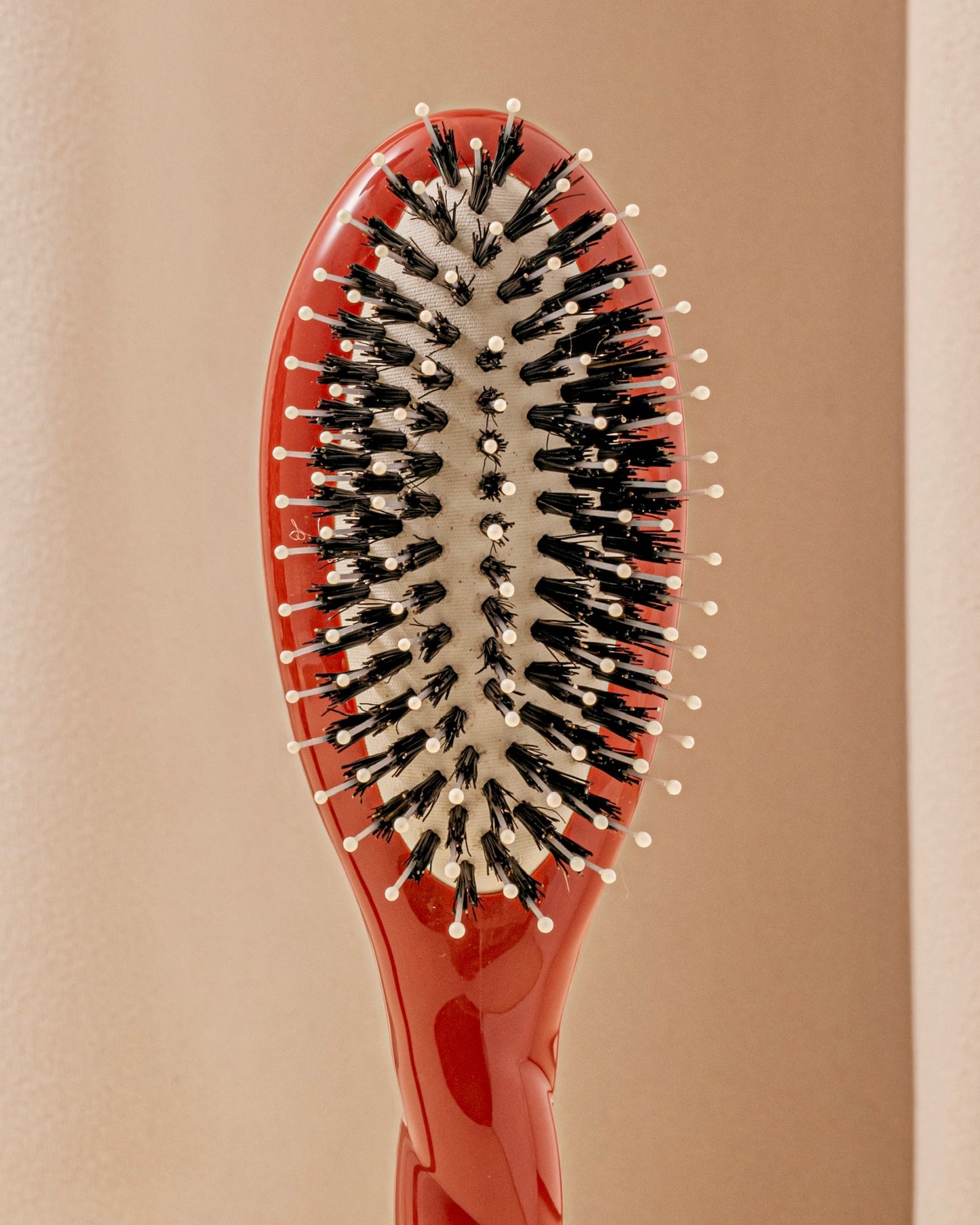 N.03 La Petite Brosse Cuir Chevelu Sensible l'Indispensable Douceur Terre Battue