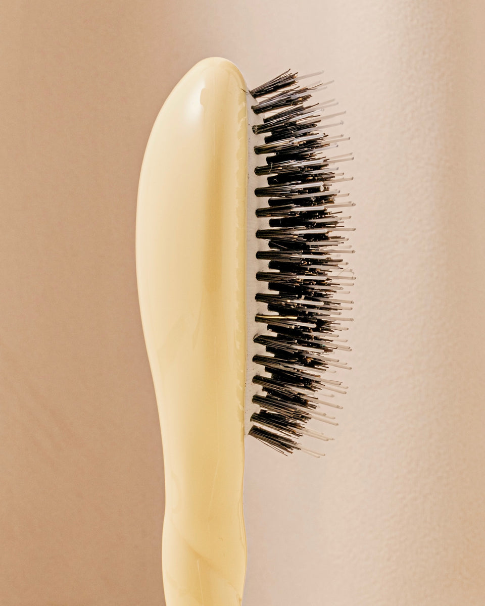 N.02 The Small Care & Detangling Hair Brush The Essential Ivory Cair
