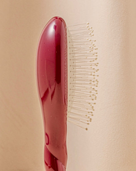 N.04 The Small Massaging Detangling Hair Brush THE MIRACLE Cherry Red  - Image 3