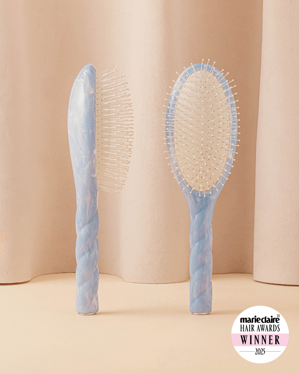 Roseanna x La Bonne Brosse N.04 El Cepillo Desenredante y Masajeador La Miracle Tie & Dye Azul