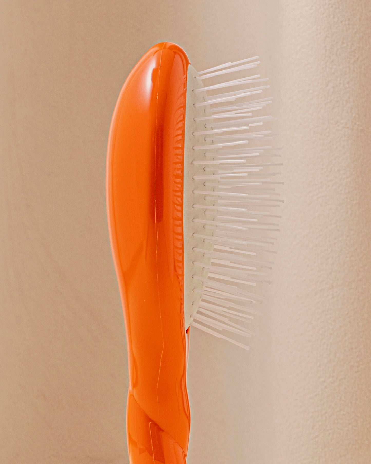 Édition Limitée N.07 La Petite Brosse Démêlante & Stimulante l'Intense Orange Seventies