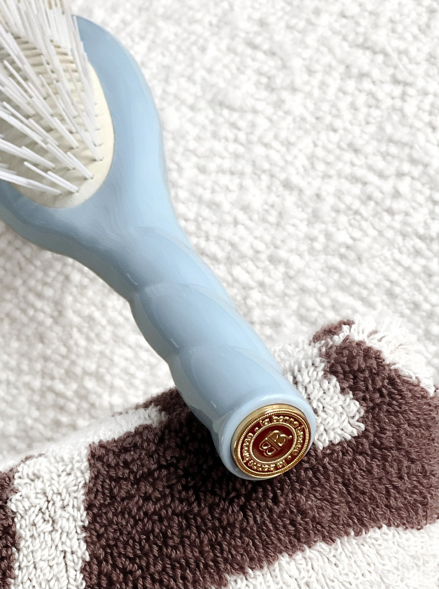 N.07 The Small Stimulating & Detangling Hair Brush THE INTENSE Light Blue