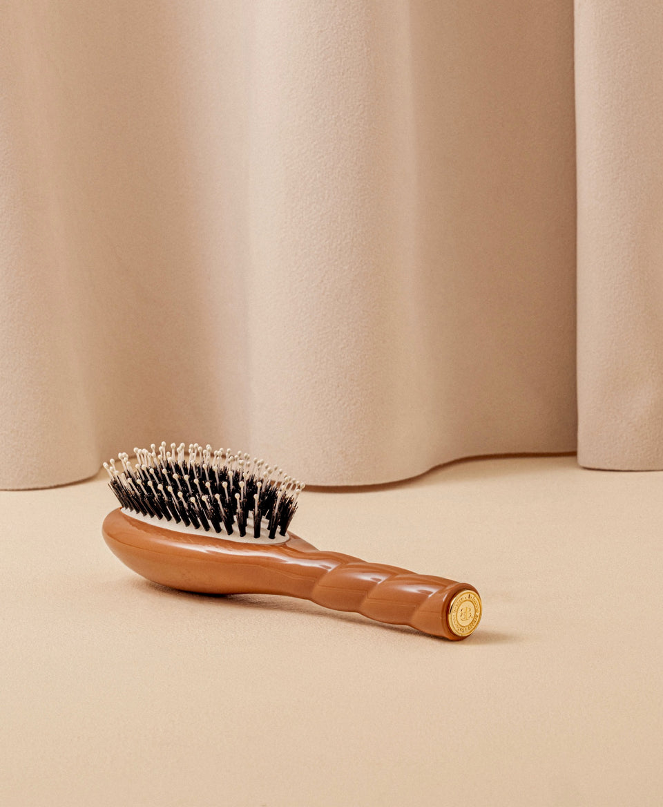 N.03 The Small Gentle Scalp Care Hair Brush The Essential Softness Terracotta