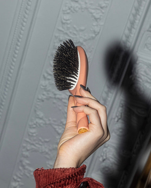 N.01 The Shine & Care Hair Brush THE UNIVERSAL Coral - Image 2