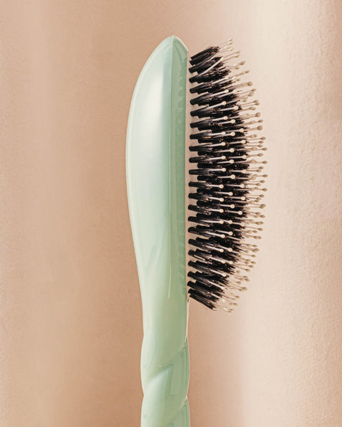 Limited Edition Lagoon Blue N.03 The Sensitive Scalp Hairbrush The Gentle Essential  - Image 3