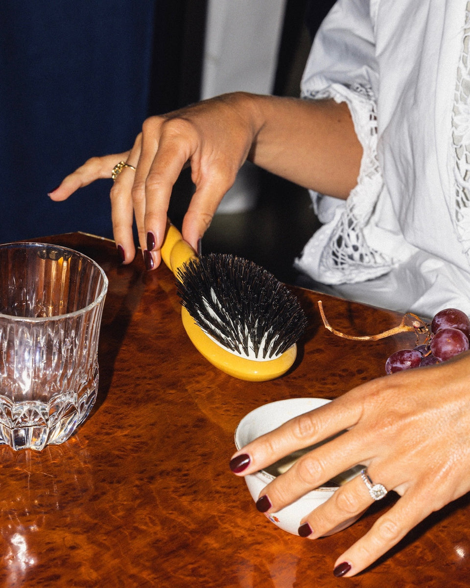 N.01 The Shine & Care Hair Brush The Universal  Saffron Yellow