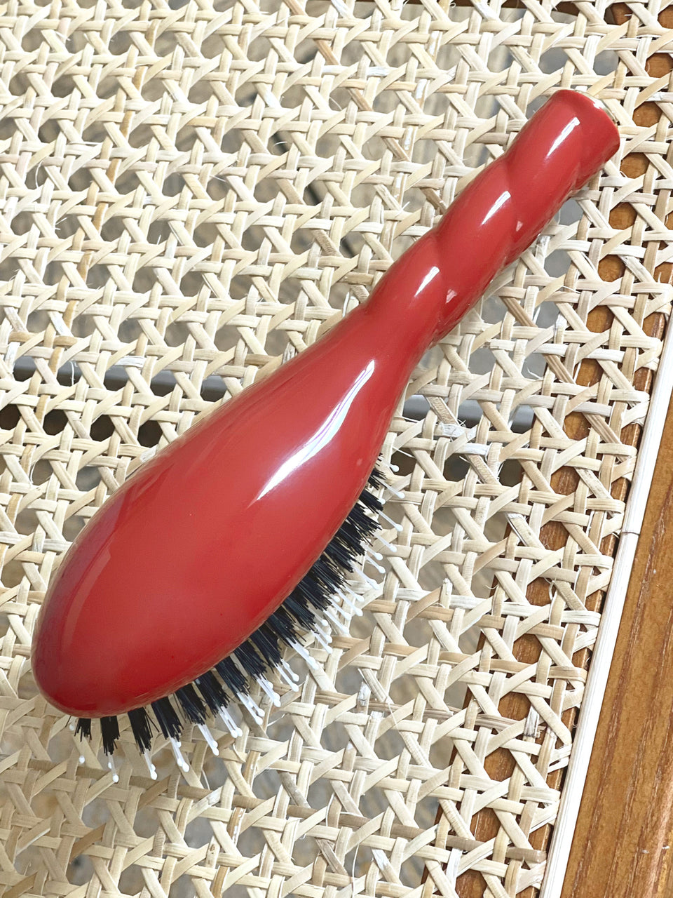 N.03 The Small Gentle Scalp Care Hair Brush The Essential Softness Clay Court