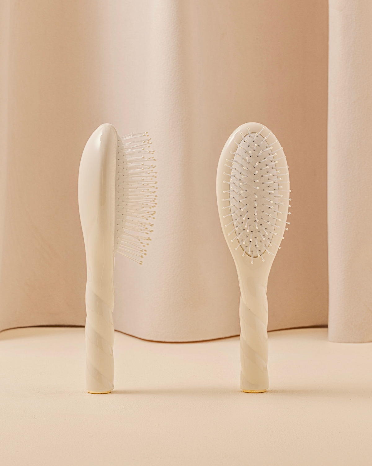 Repair Duo: The Small Hairbrush in Cream White and cair repair hair mask