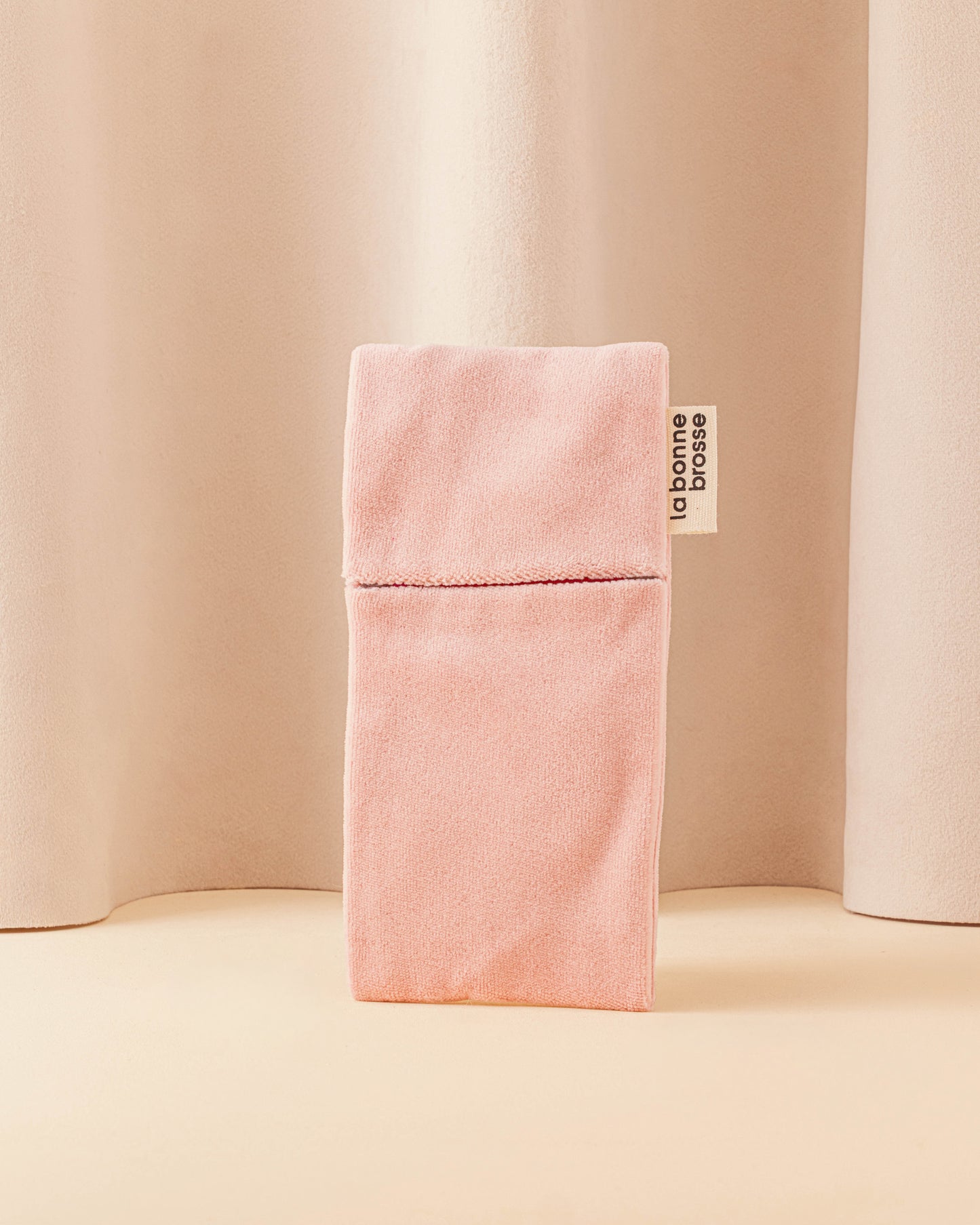 The “Micro Brush” Pouch Pink Powder