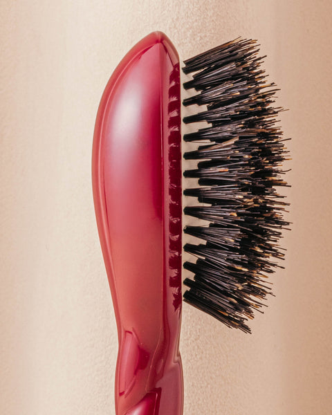 N.01 La Micro Brosse Brillance & Soin l’Universelle Rouge Cerise - Image 3
