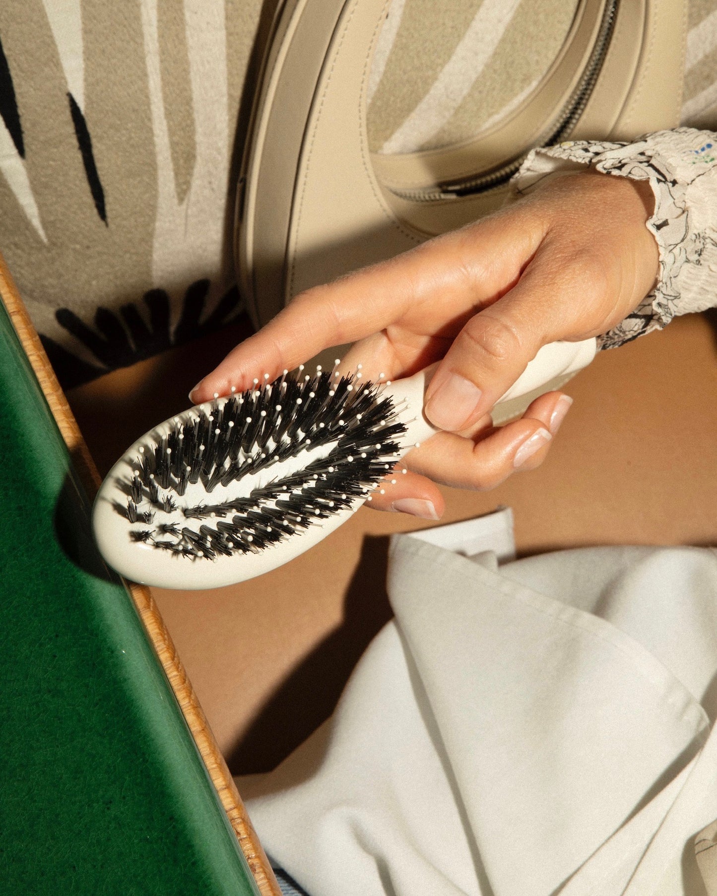 N.03 La Petite Brosse Cuir Chevelu Sensible l'Indispensable Douceur Blanc Crème
