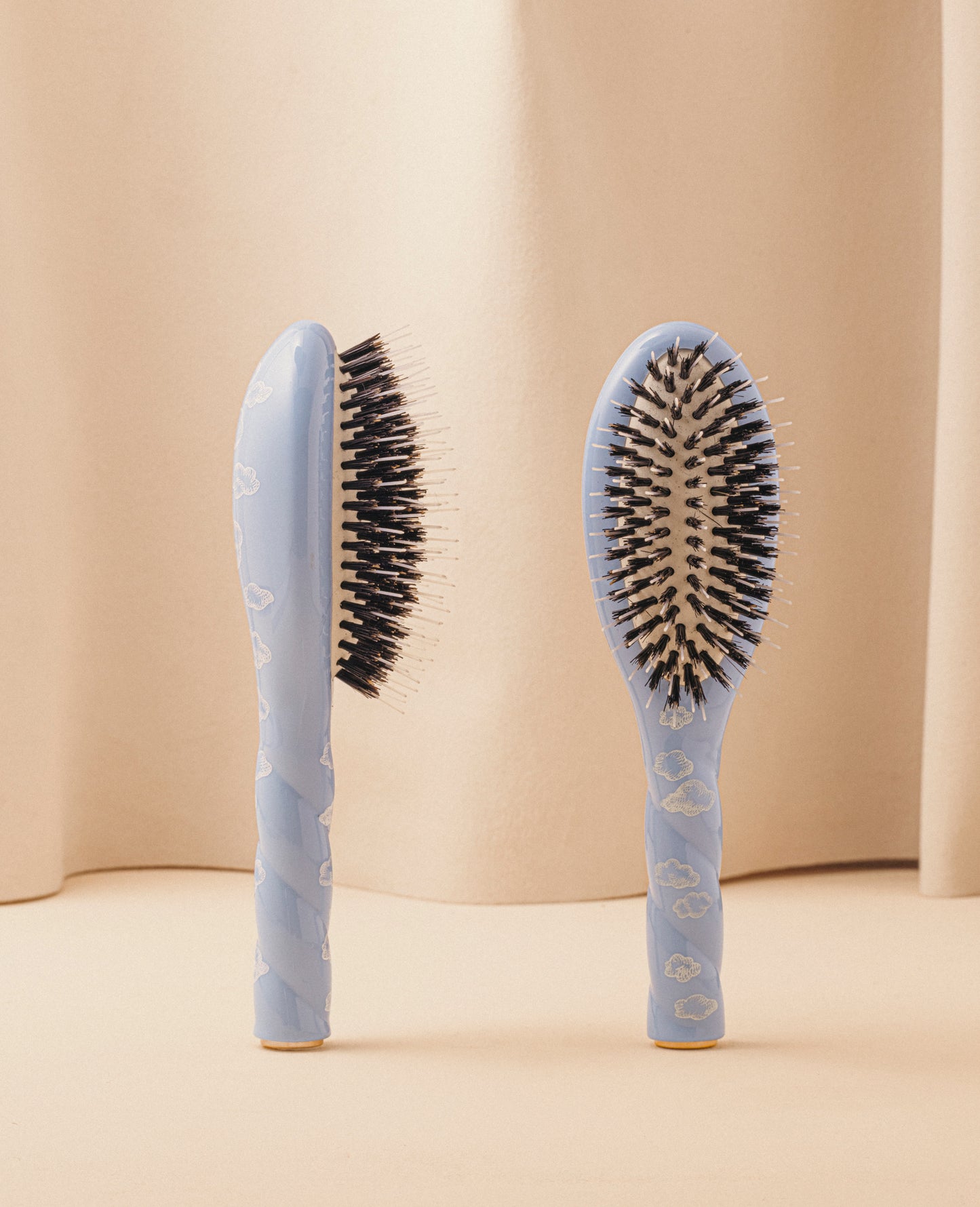 Duo: The Small Brush and its Limited Edition Cloud Pouch