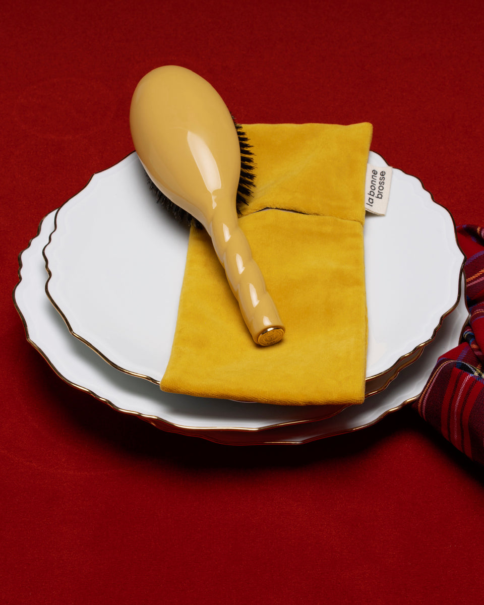 Dúo: Bonne Brosse y Funda Amarillo Azafrán