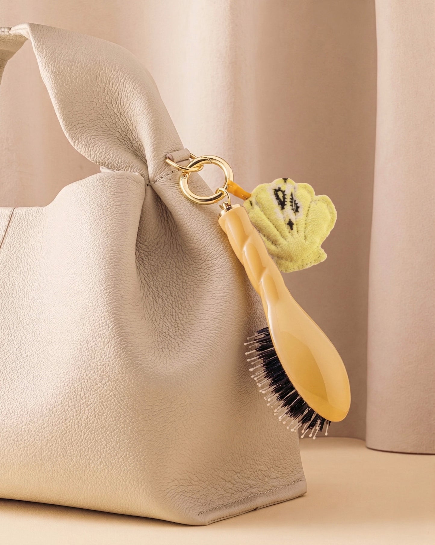 Call It By Your Name x La Bonne Brosse Duo: Micro Brush N.03 Saffron Yellow and its Charm