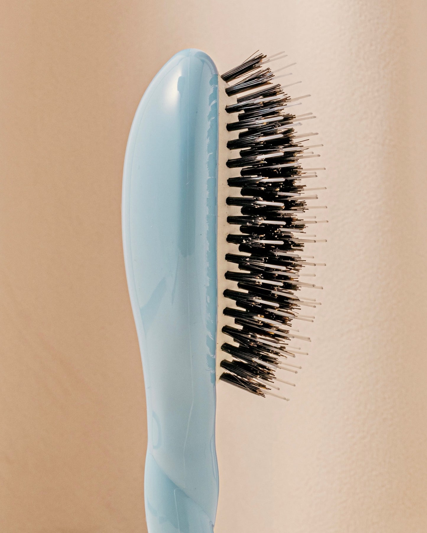N.02 The Small Care & Detangling Hair Brush THE ESSENTIAL Light Blue