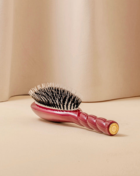 N.02 The Care & Detangling Hair Brush THE ESSENTIAL Cherry Red - Image 3