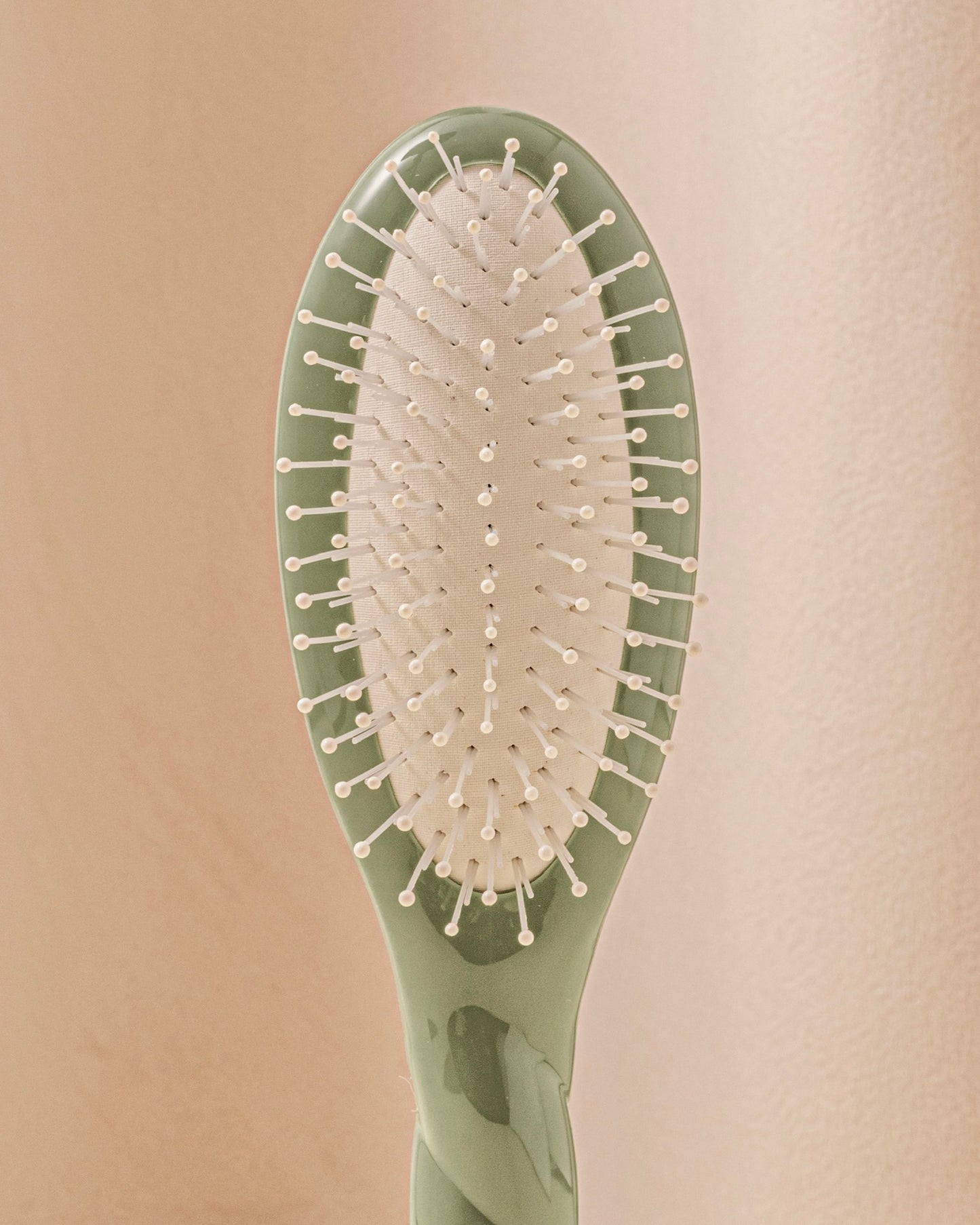 N.04 The Small Massaging Detangling Hair Brush THE MIRACLE Almond Green