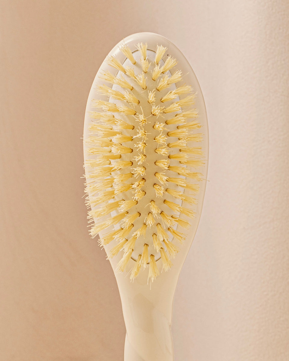 Bonpoint x La Bonne Brosse N.06 Baby Brush Creamy White and its gift pouch