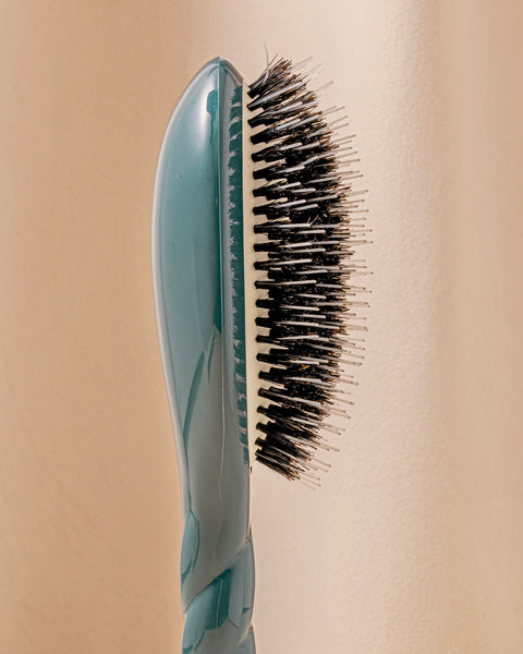 N.02 The Care & Detangling Hair Brush THE ESSENTIAL Blue - Image 3