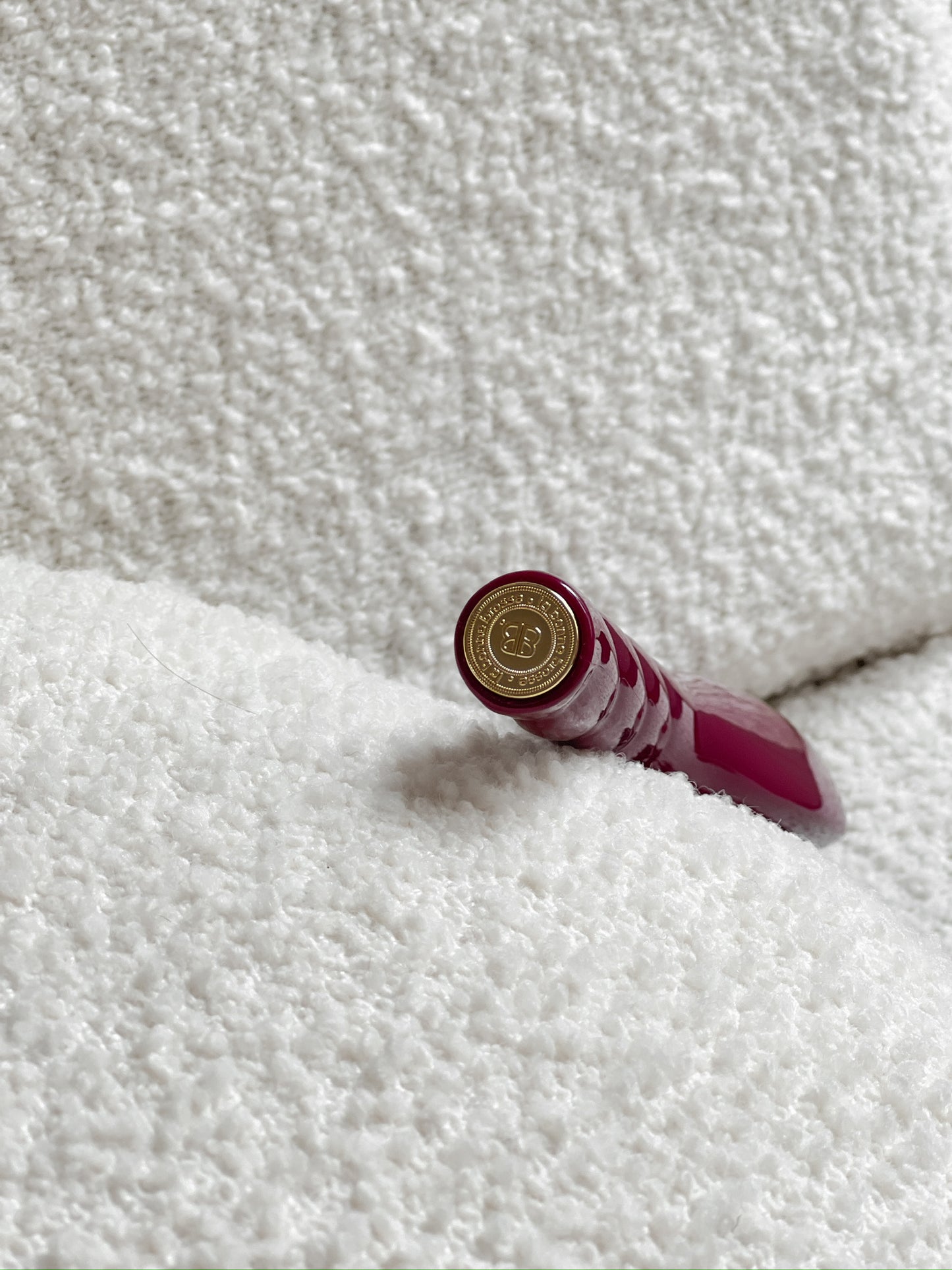 N.03 The Gentle Scalp Care Hair Brush THE ESSENTIAL SOFTNESS Cherry Red