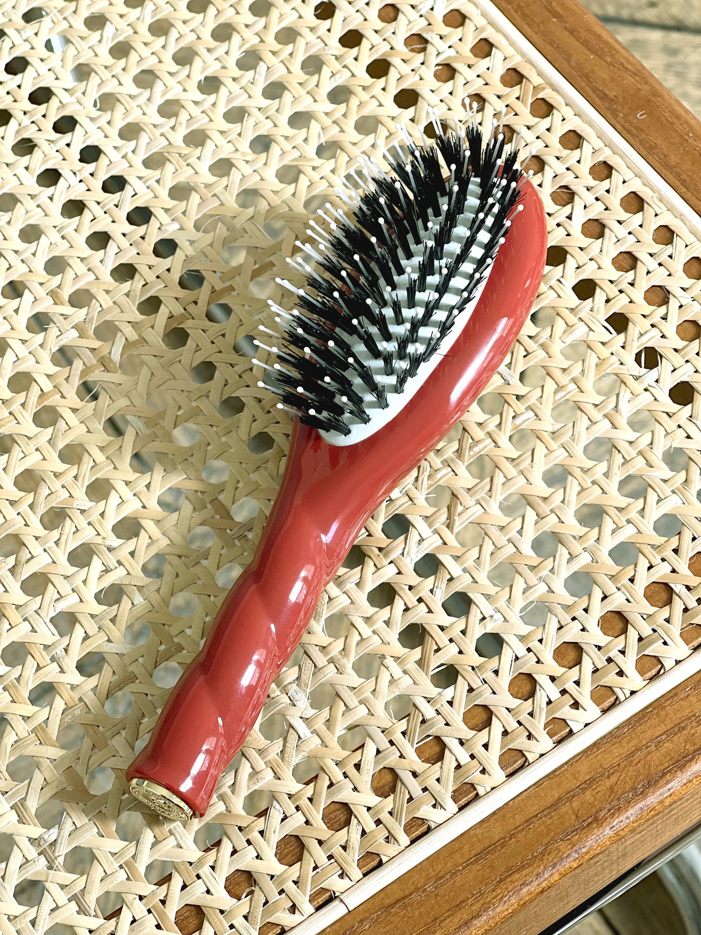 N.03 La Petite Brosse Cuir Chevelu Sensible l'Indispensable Douceur Terre Battue