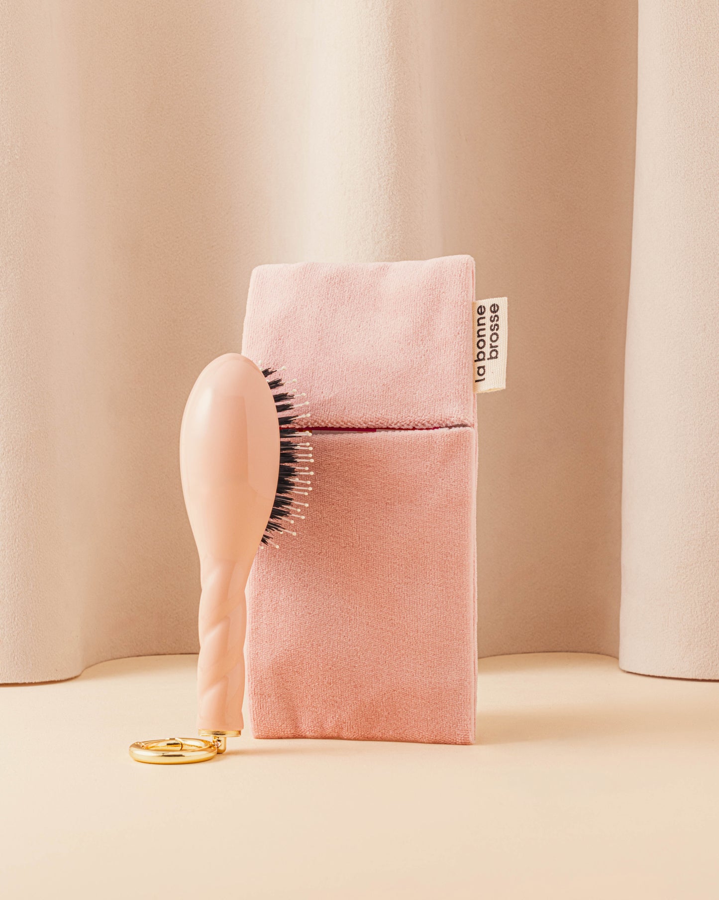 The “Micro Brush” Pouch Pink Powder