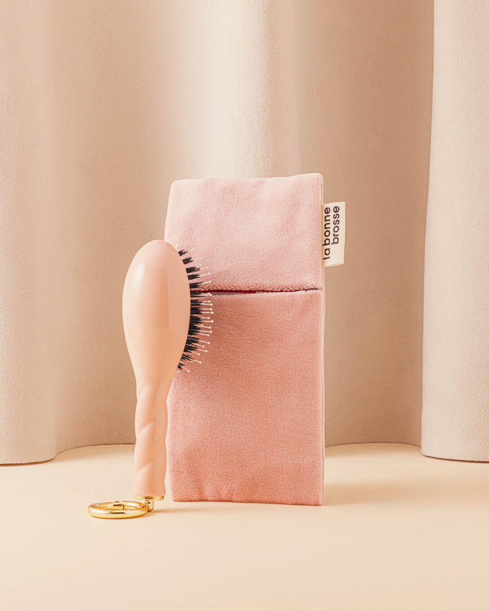 The “Micro Brush” Pouch Pink Powder