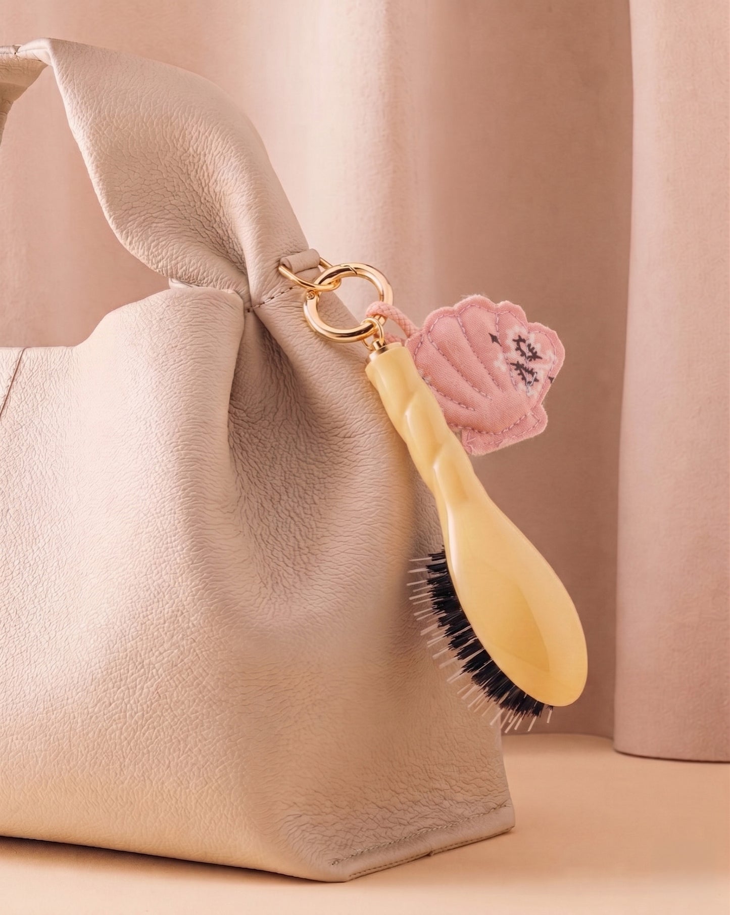 Call It By Your Name x La Bonne Brosse Duo: Micro Brush N.02 Saffron Yellow and its Charm