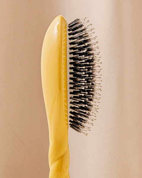 N.03 The Gentle Scalp Care Hair Brush THE ESSENTIAL SOFTNESS Saffron Yellow - Image 3